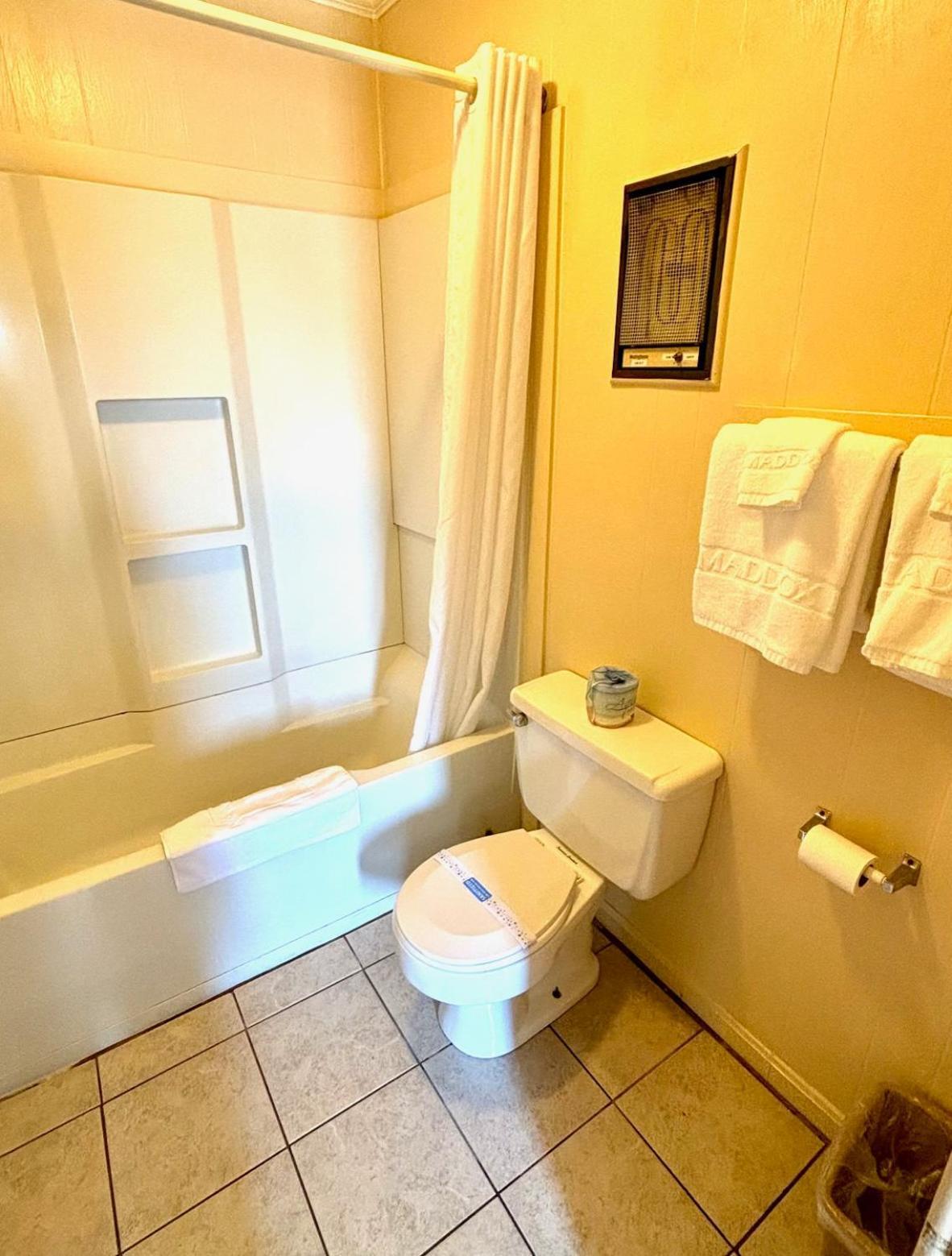 Americas Best Value Inn Chincoteague Bagian luar foto