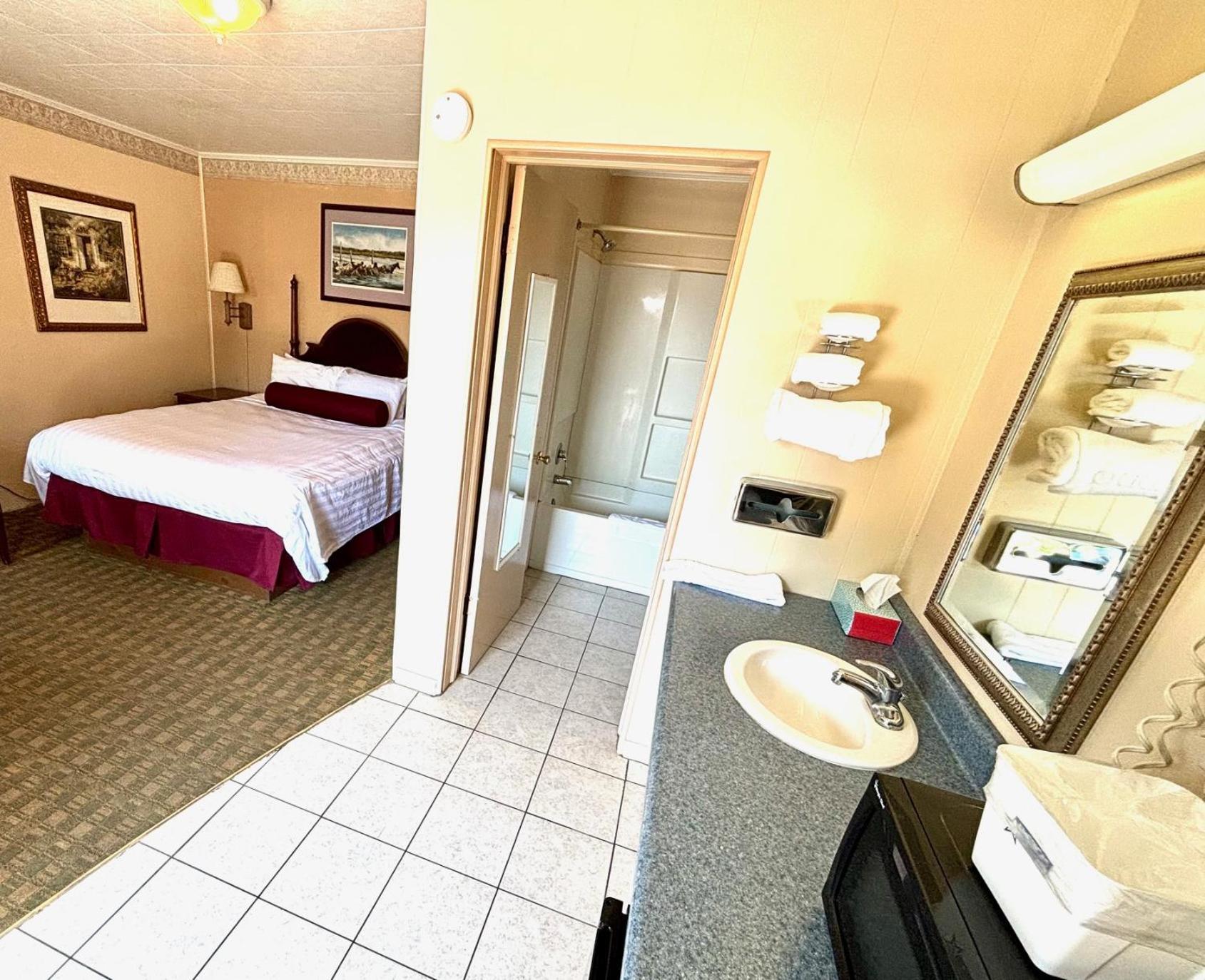 Americas Best Value Inn Chincoteague Bagian luar foto