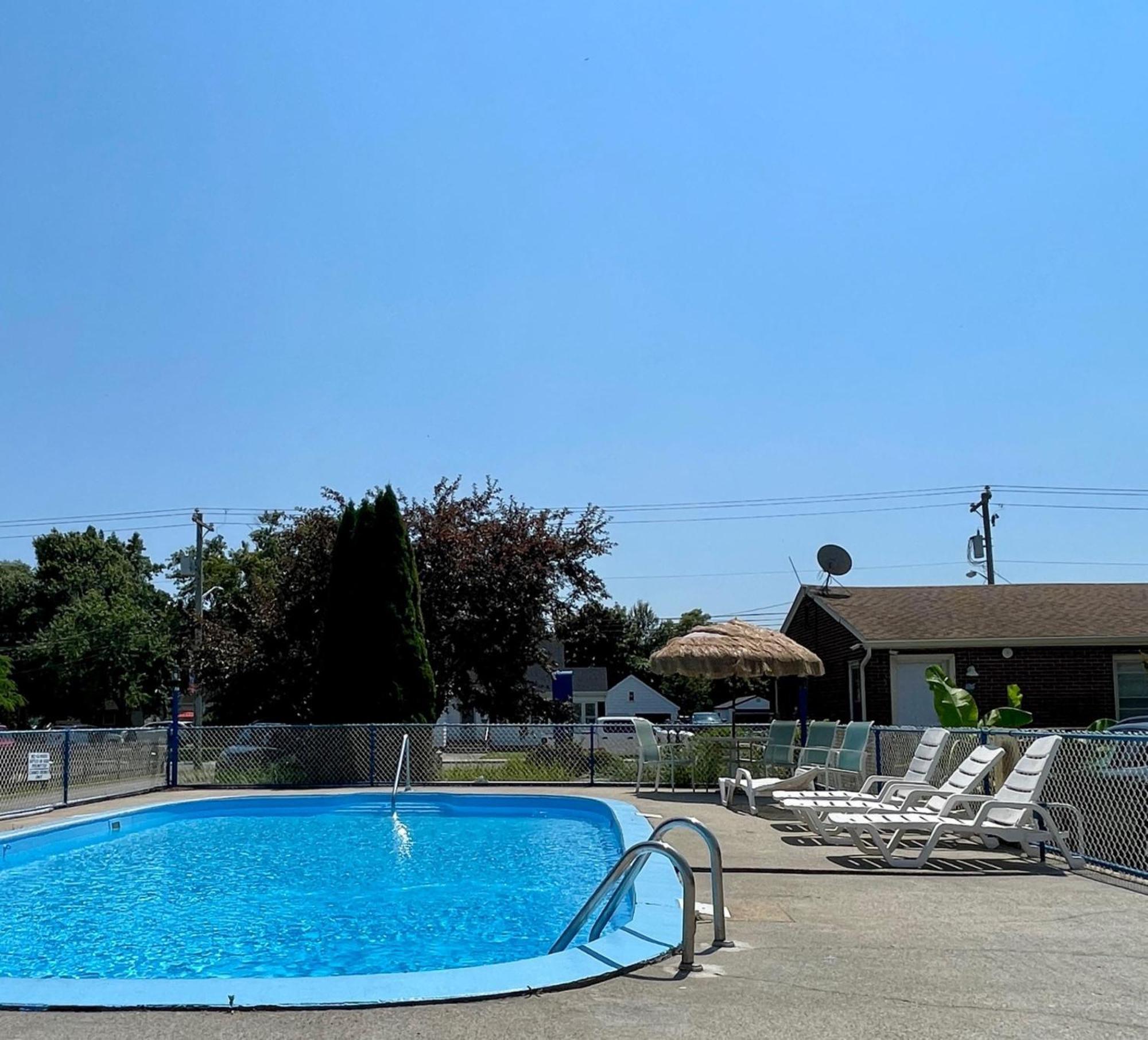 Americas Best Value Inn Chincoteague Bagian luar foto