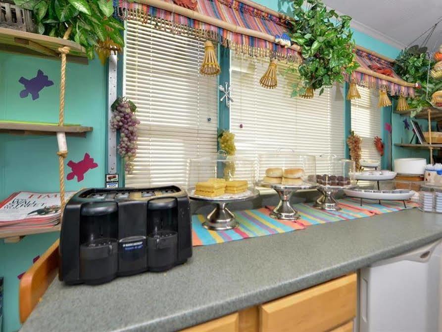 Americas Best Value Inn Chincoteague Bagian luar foto